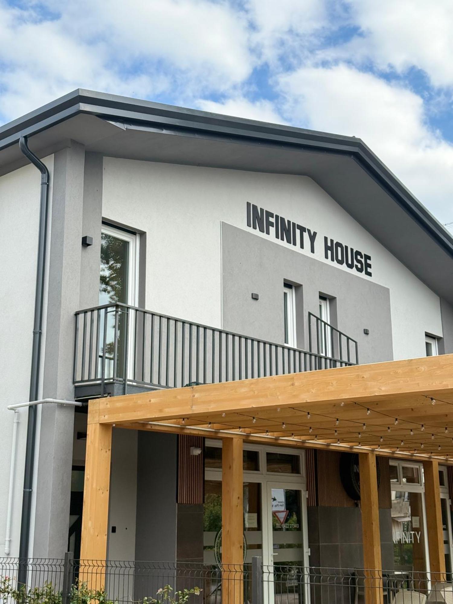 Infinity House - Eleganza Moderna Tra Treviso E Venezia Hotel Casier Exterior photo
